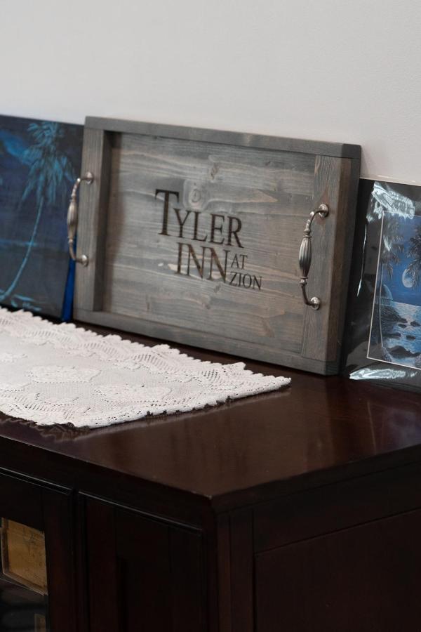 Tyler Inn At Zion Rockville Bagian luar foto